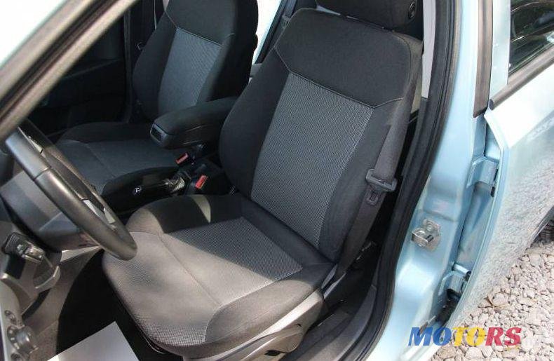 2010' Opel Astra photo #4