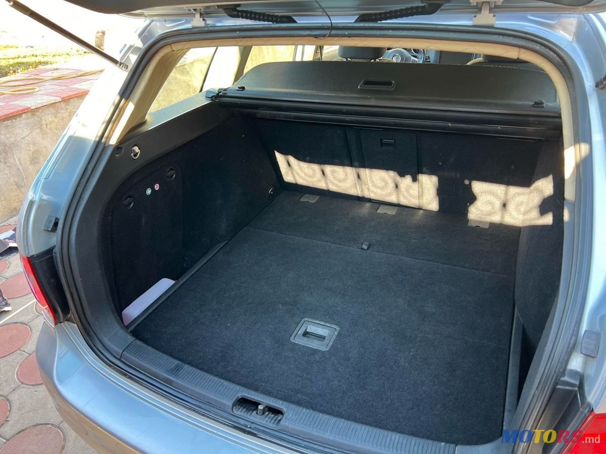 2012' Volkswagen Golf photo #6