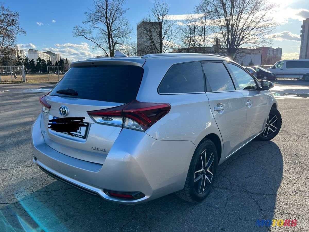2016' Toyota Auris photo #4