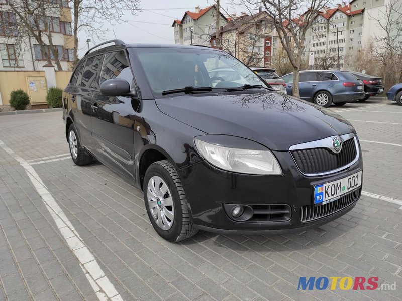 2008' Skoda Fabia photo #1