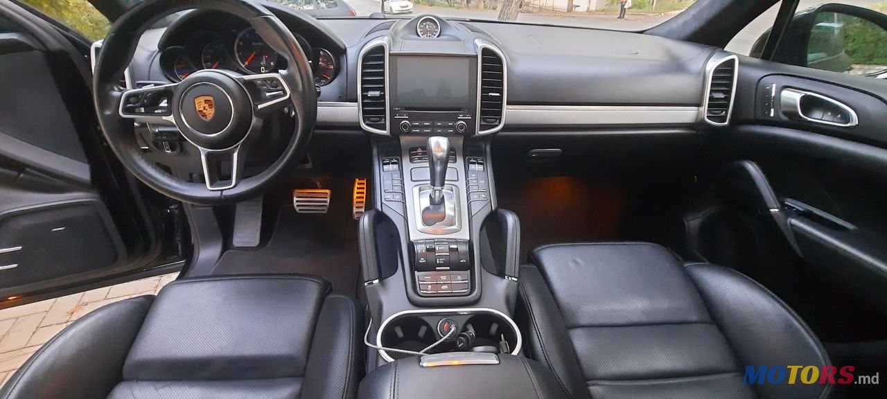 2017' Porsche Cayenne photo #6