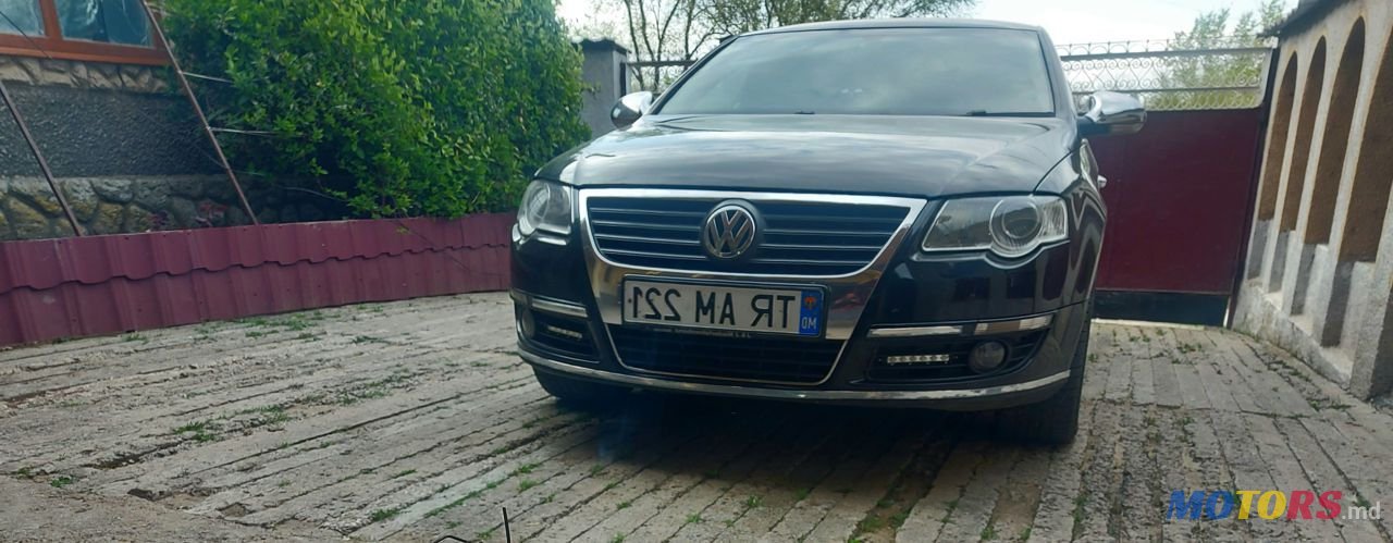 2008' Volkswagen Passat photo #2