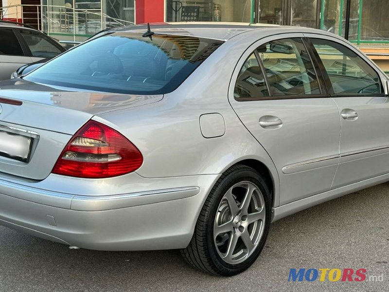 2003' Mercedes-Benz E-Class photo #2