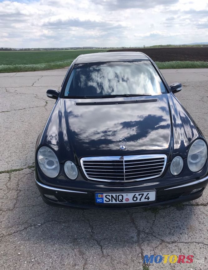 2004' Mercedes-Benz E Класс photo #5