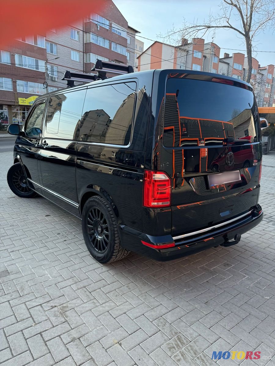 2016' Volkswagen Multivan photo #3
