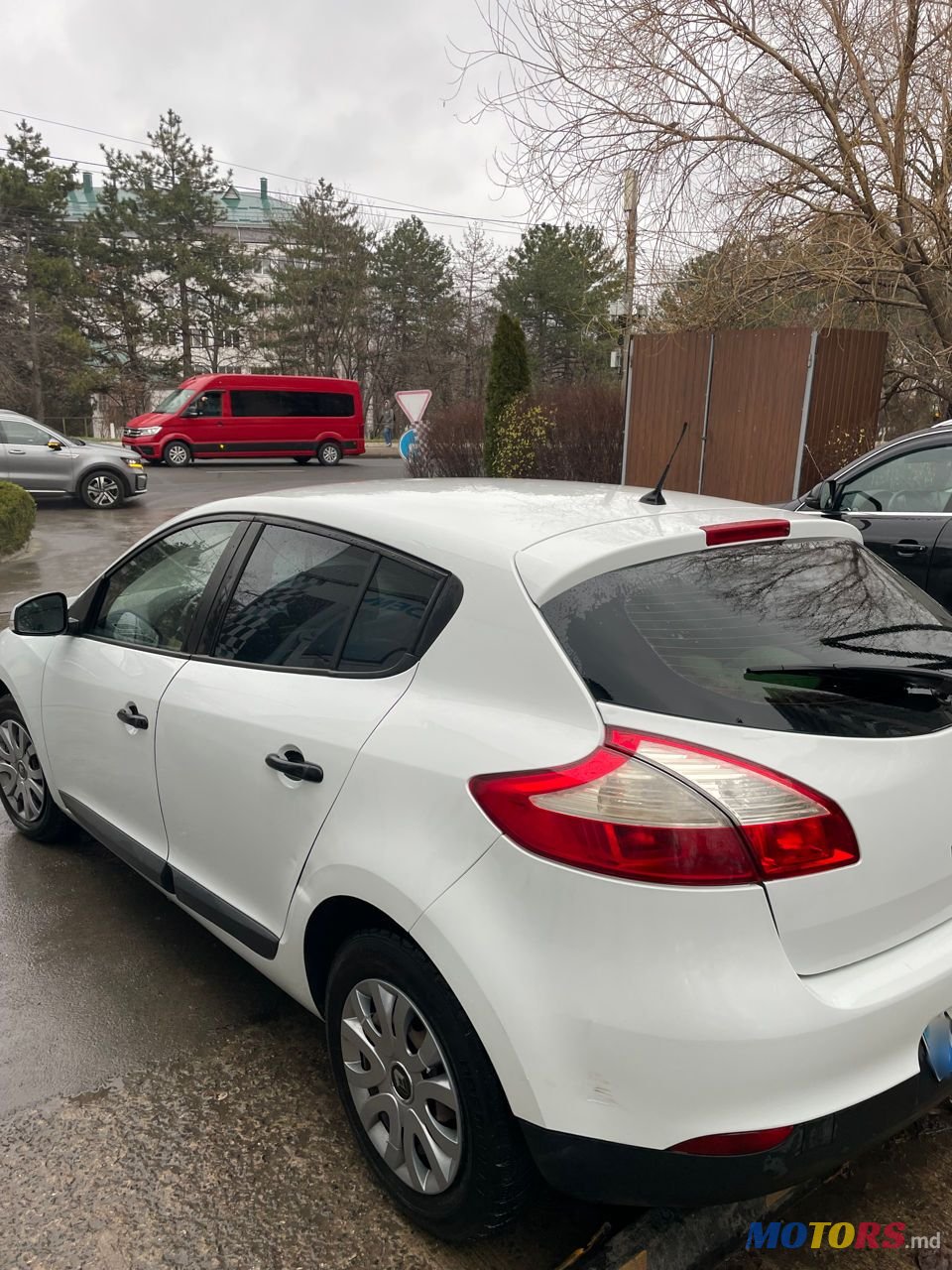 2011' Renault Megane photo #4