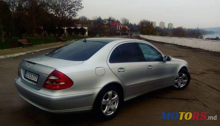 2004' Mercedes-Benz E photo #1