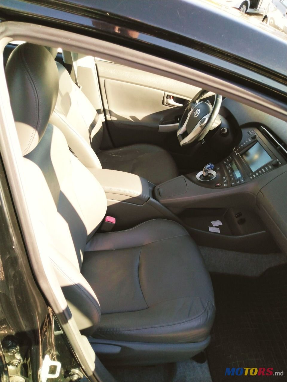 2010' Toyota Prius photo #6