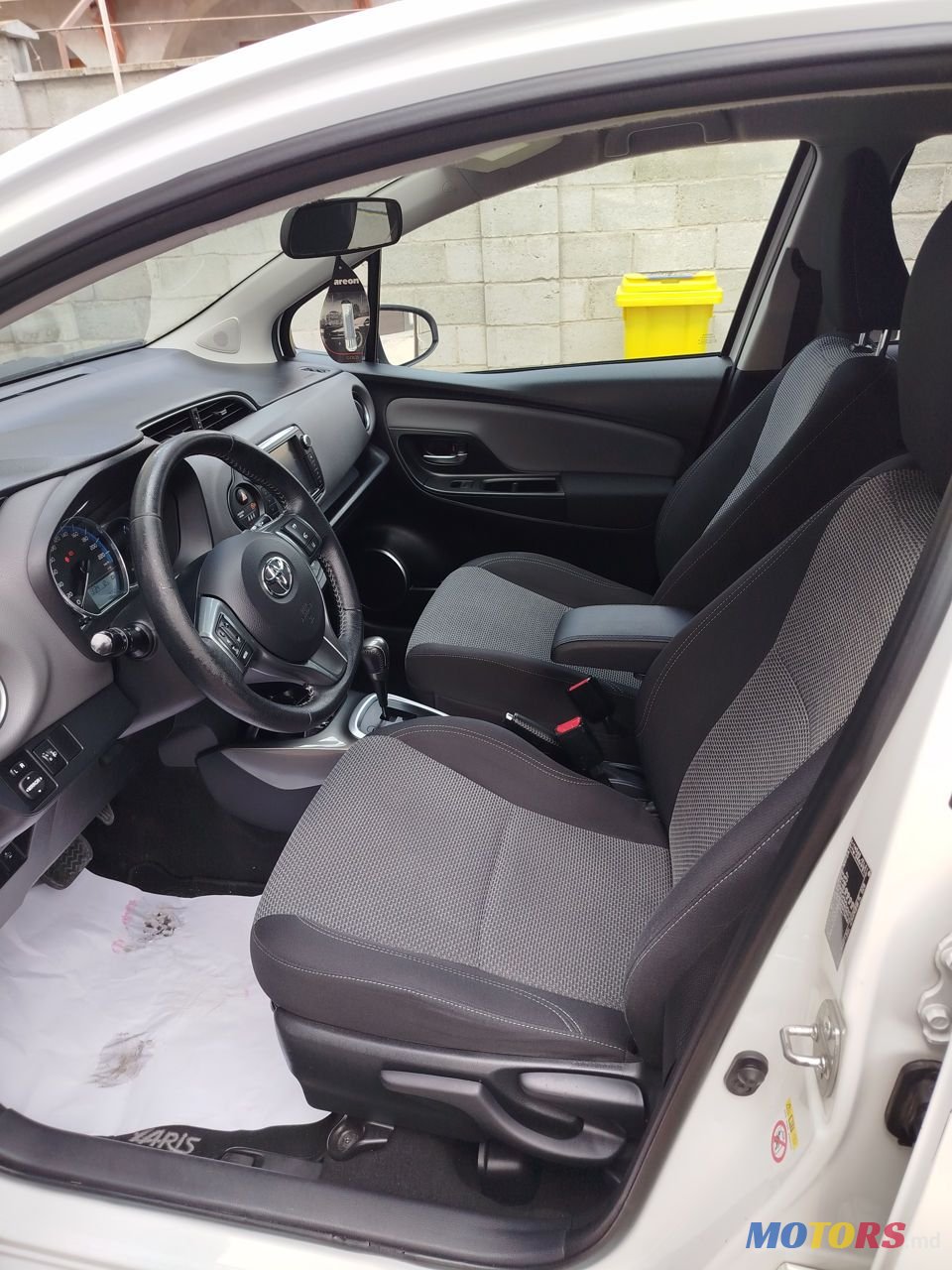 2016' Toyota Yaris photo #6