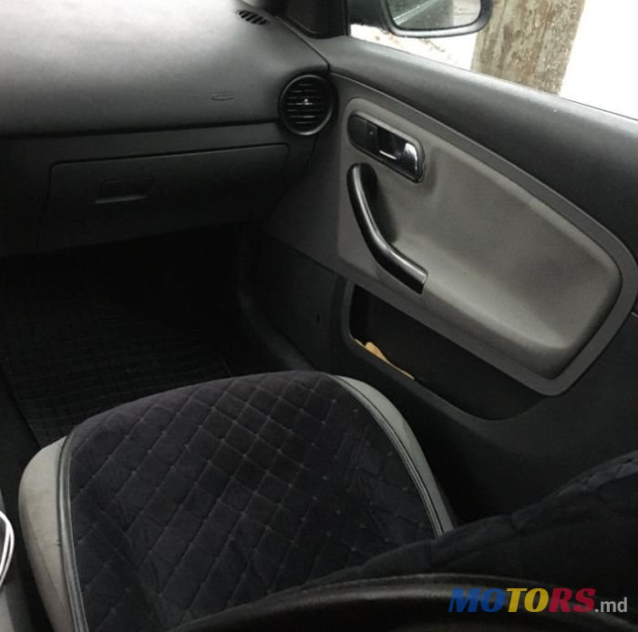 2003' SEAT Ibiza photo #6