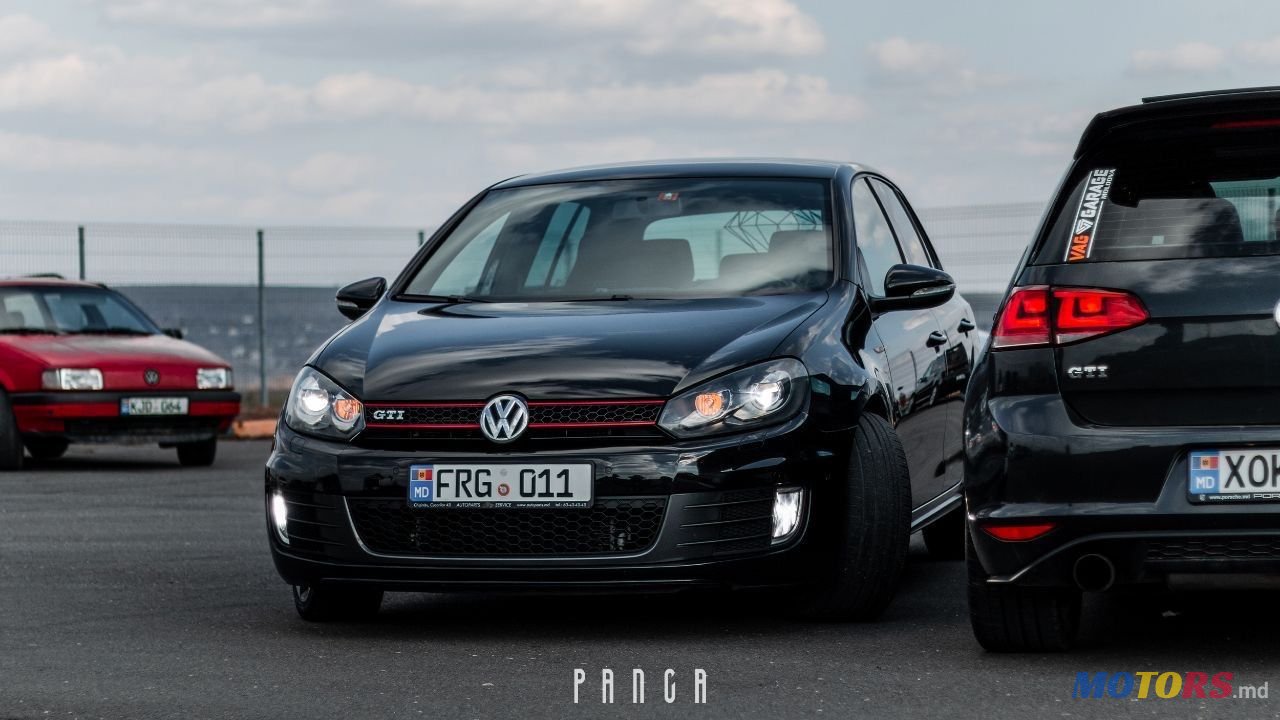 2010' Volkswagen Golf photo #1