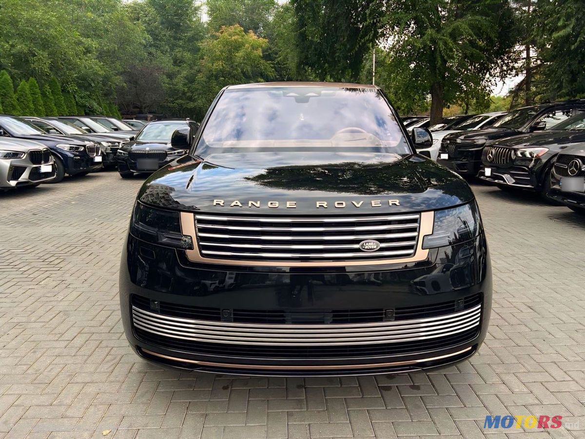 2023' Land Rover Range Rover photo #2