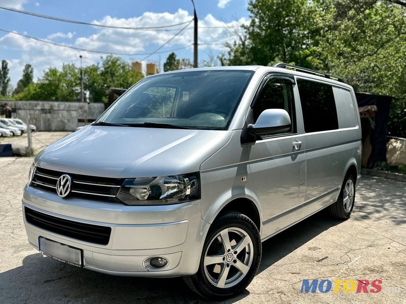 2013' Volkswagen Transporter photo #1