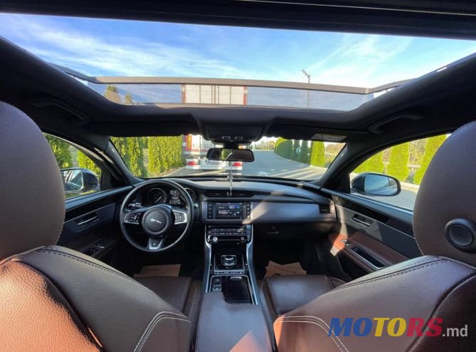 2017' Jaguar XF photo #4