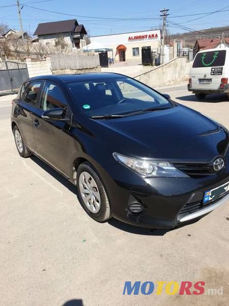2014' Toyota Auris photo #3