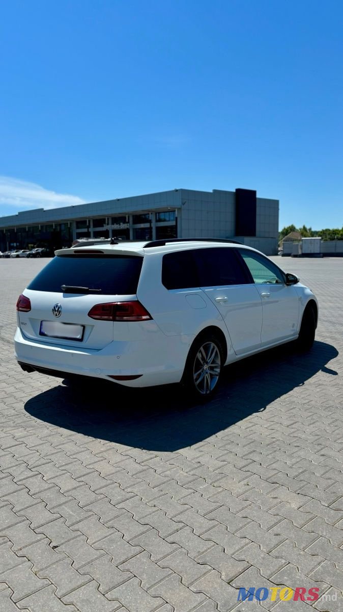 2015' Volkswagen Golf photo #2