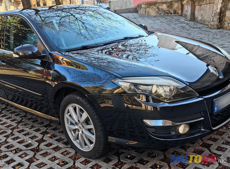 2011' Renault Laguna photo #3