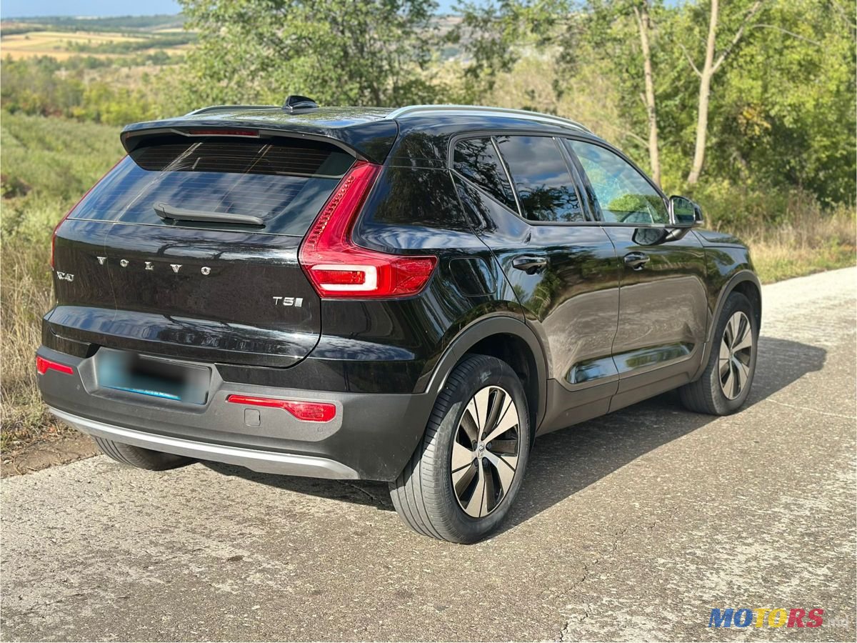 2020' Volvo XC40 photo #5