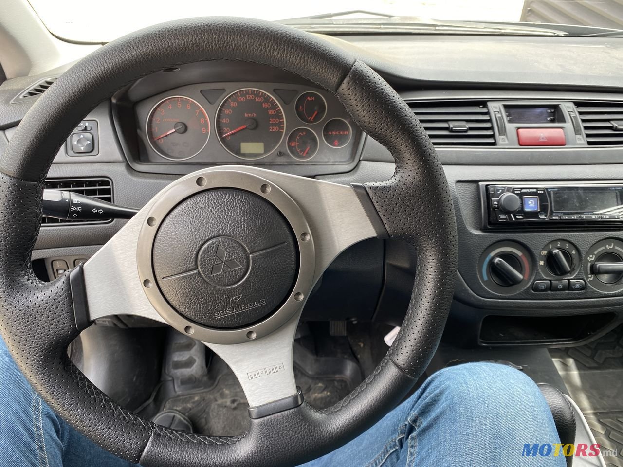 2004' Mitsubishi Lancer photo #2