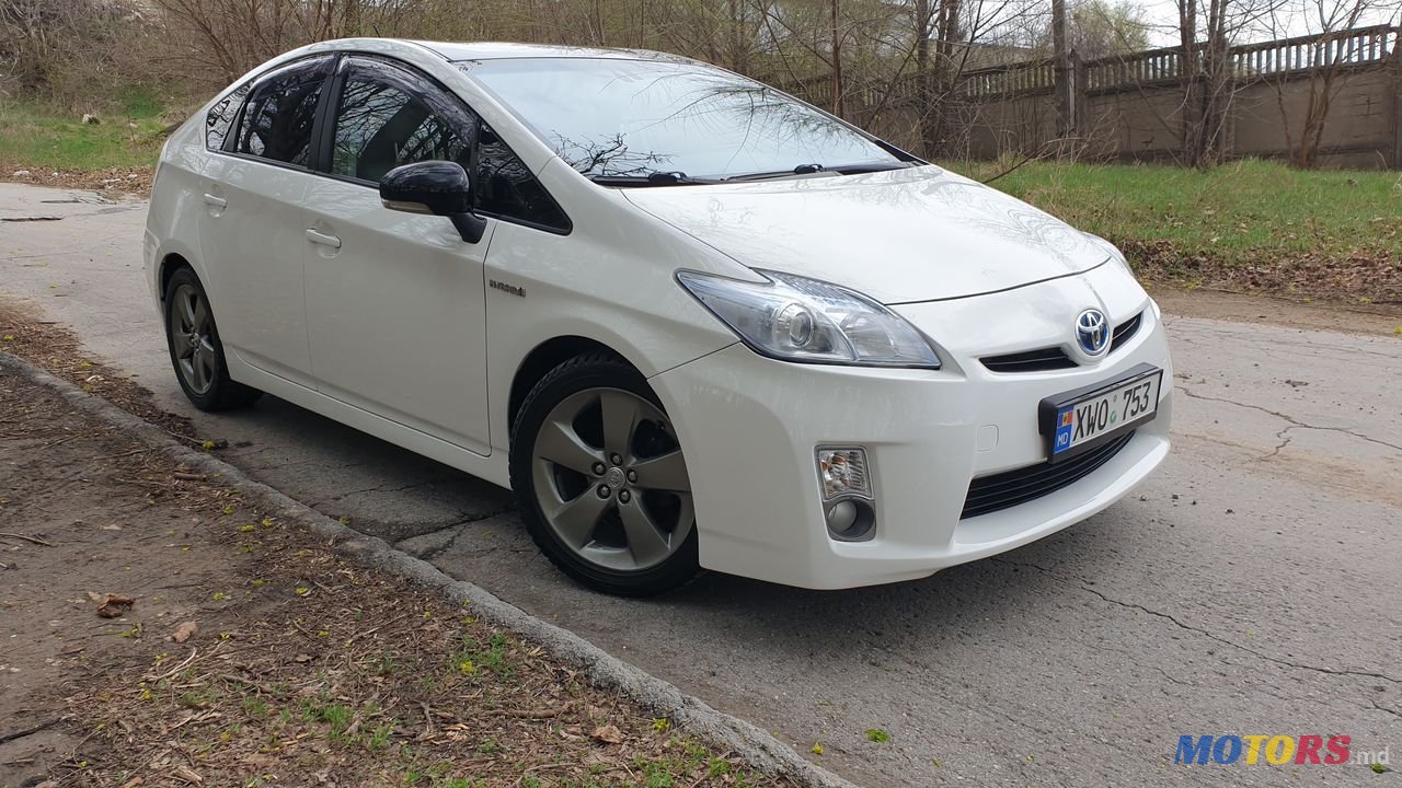 2011' Toyota Prius photo #2