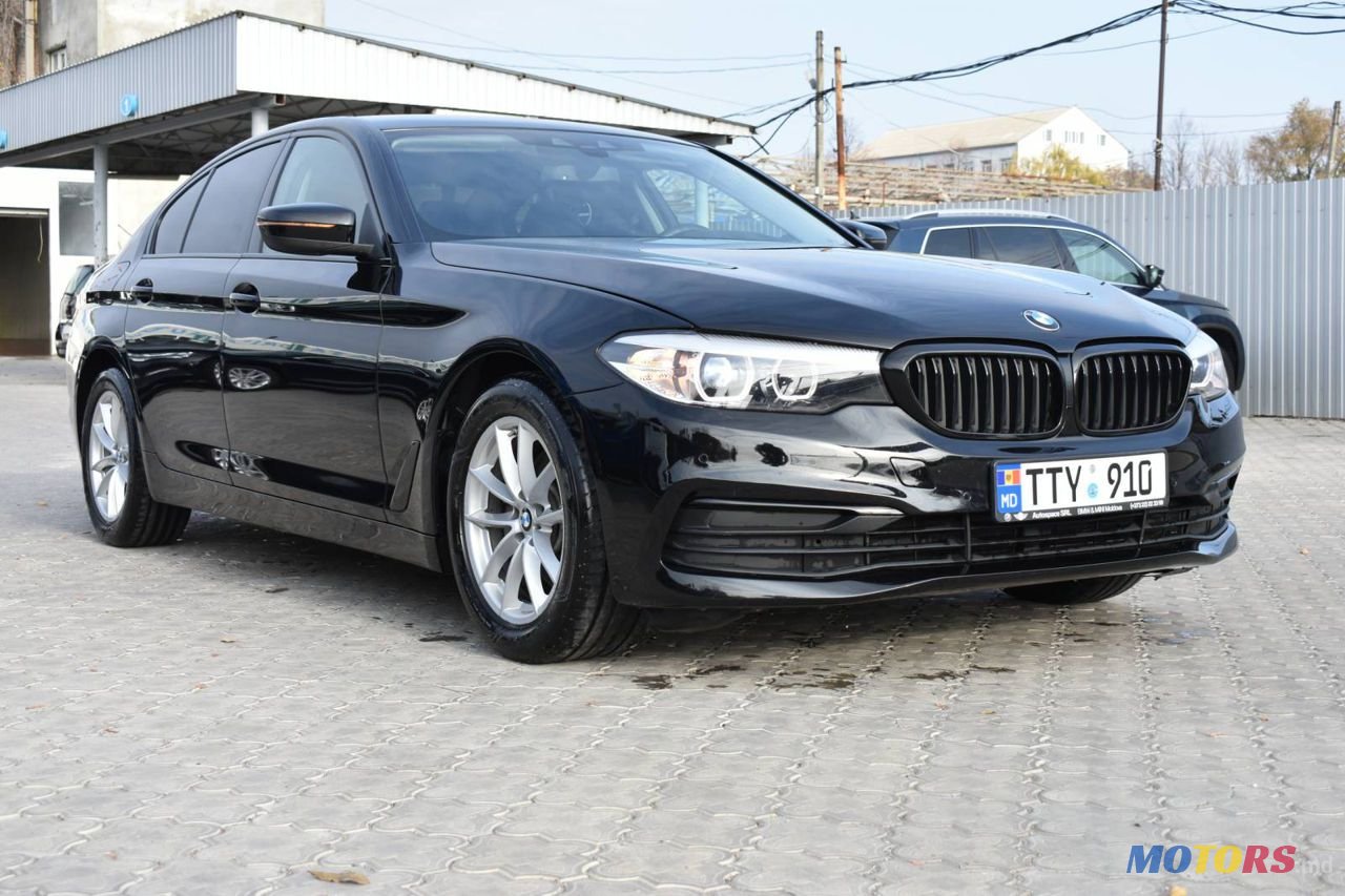 2017' BMW 5 Series photo #3