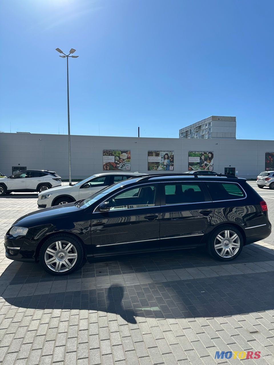 2010' Volkswagen Passat photo #3