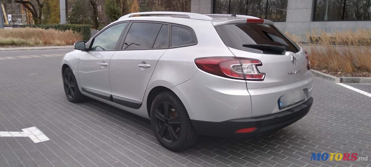 2011' Renault Megane photo #1