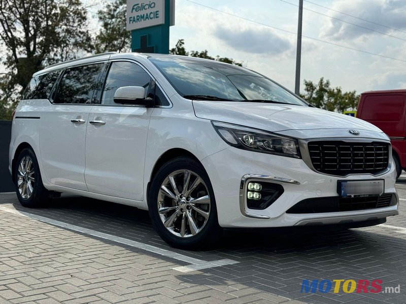 2018' Kia Carnival photo #1