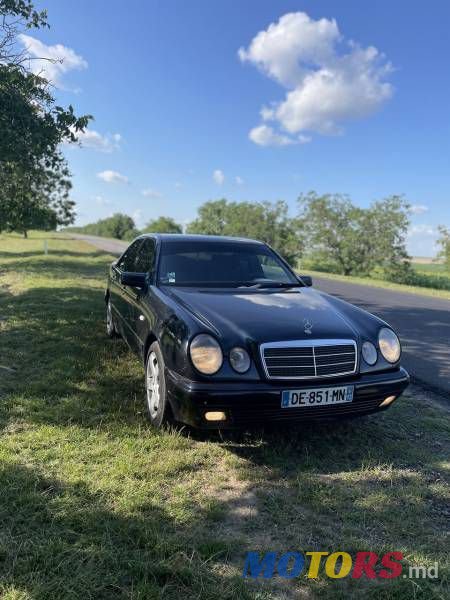 1999' Mercedes-Benz E photo #1