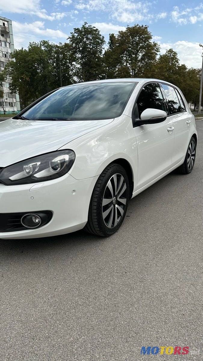 2010' Volkswagen Golf photo #3
