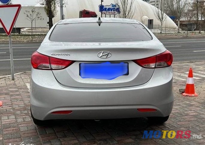 2013' Hyundai Elantra photo #4