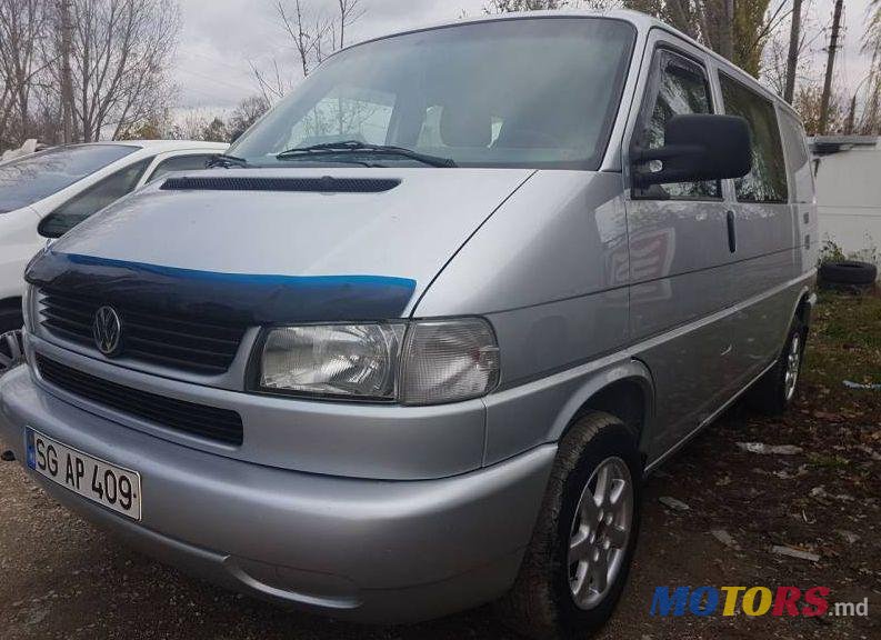 2002' Volkswagen Transporter photo #1