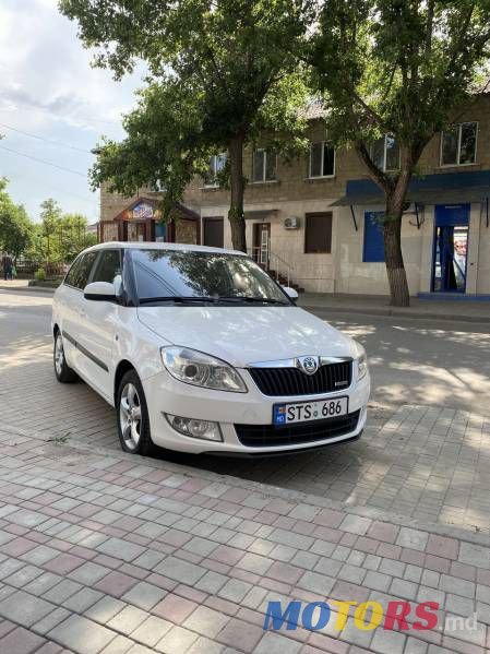 2011' Skoda Fabia photo #2