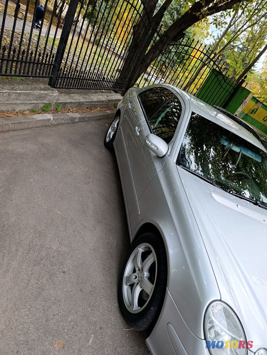 2006' Mercedes-Benz E-Class photo #4