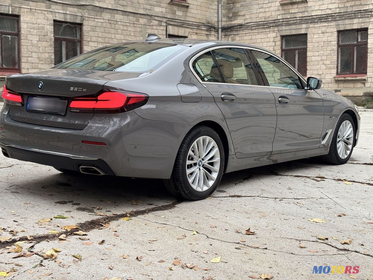 2022' BMW 5 Series photo #5