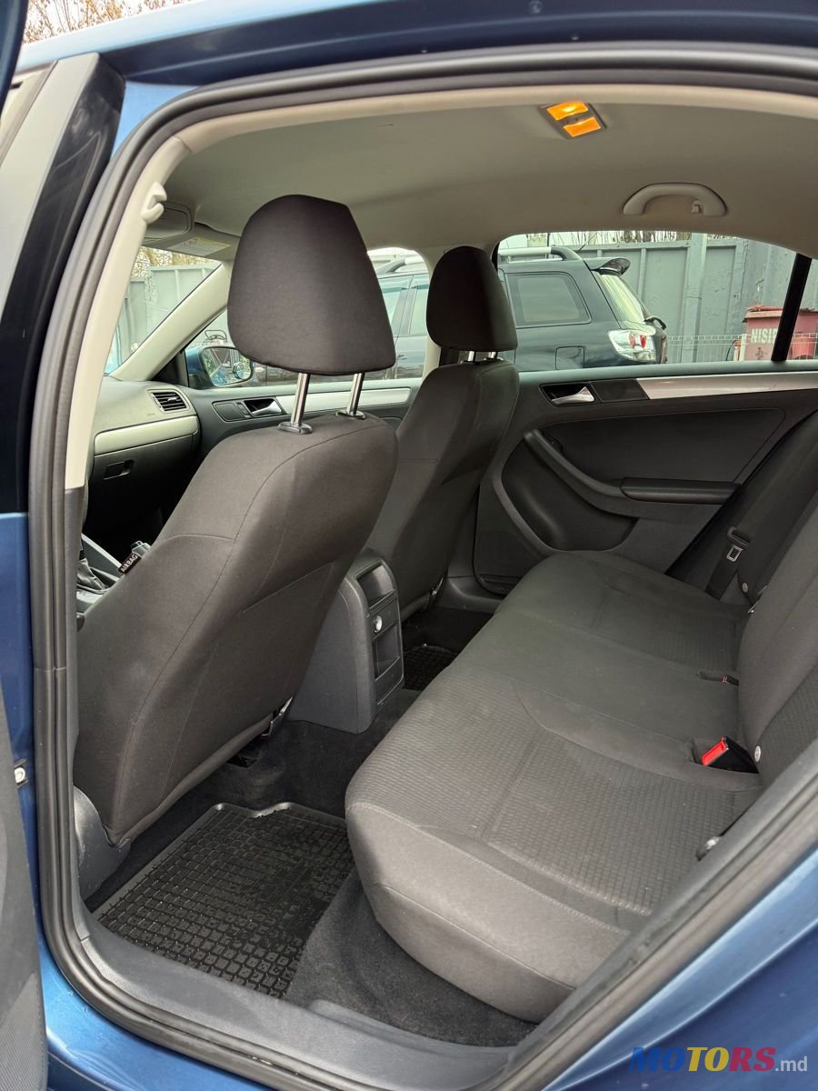 2015' Volkswagen Jetta photo #4