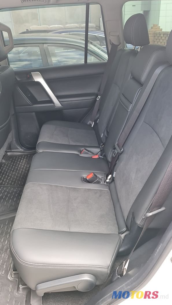 2018' Toyota Land Cruiser Prado photo #4