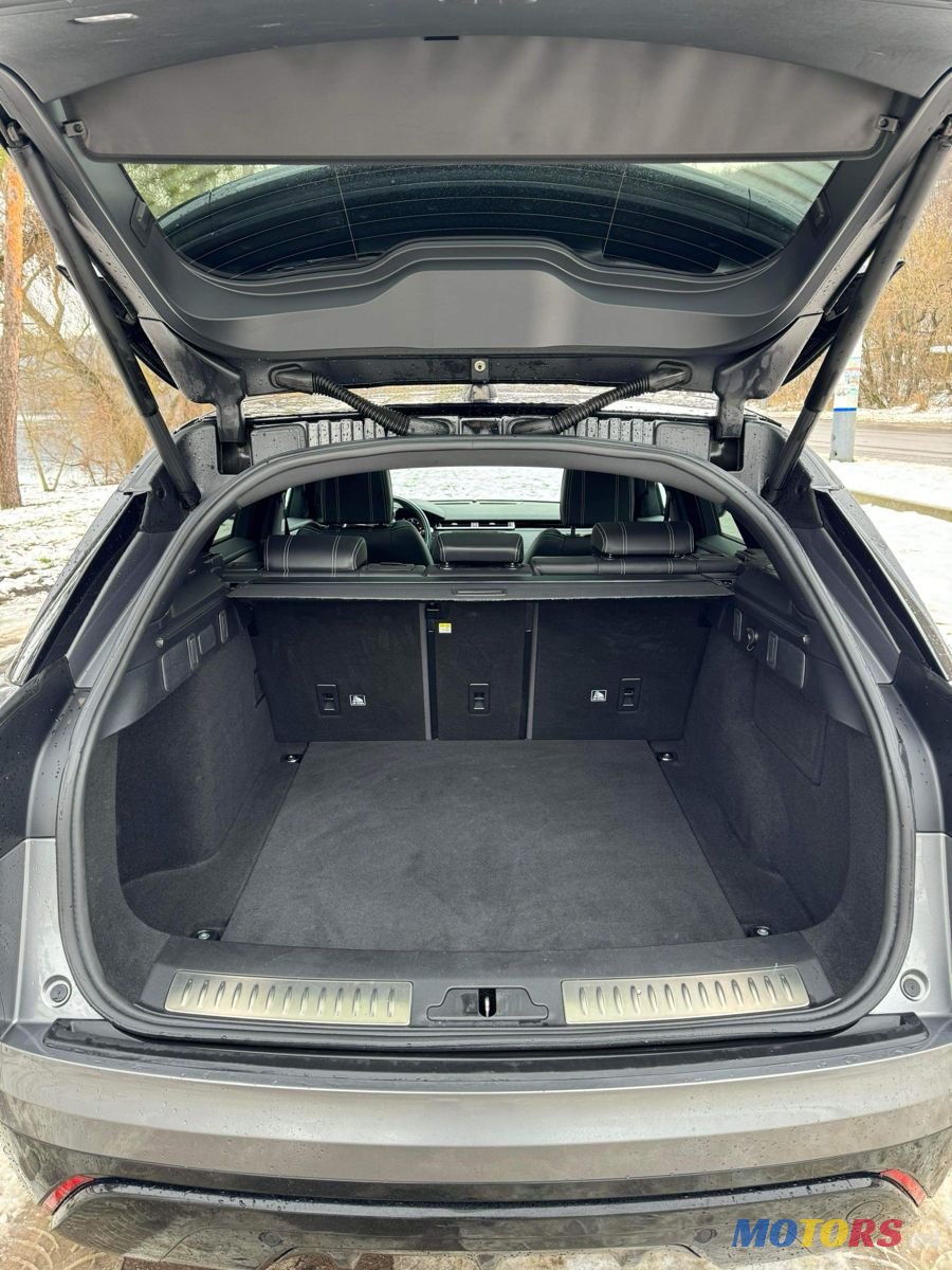 2020' Land Rover Range Rover Velar photo #6