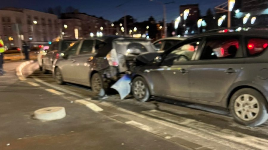 Цепная авария в Кишиневе: столкнулись четыре автомобиля