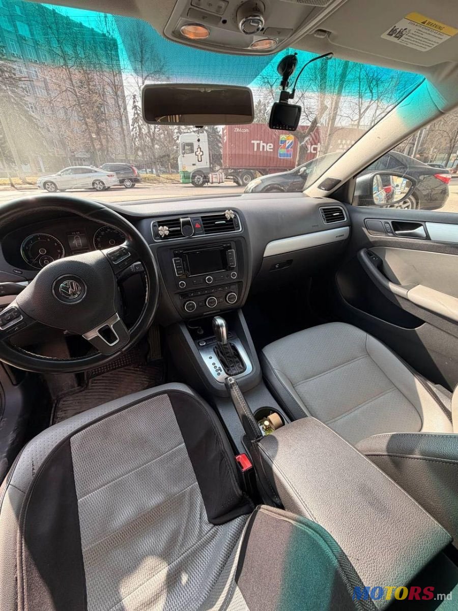 2013' Volkswagen Jetta photo #4