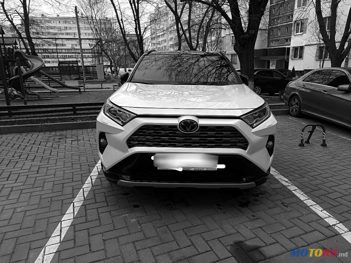 2019' Toyota RAV4 photo #4