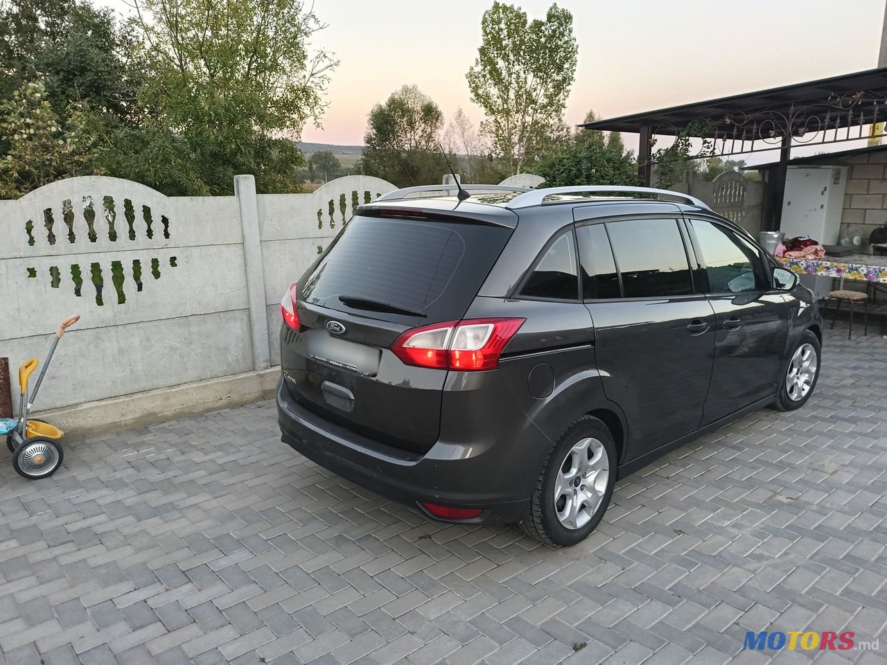 2015' Ford C-MAX photo #6