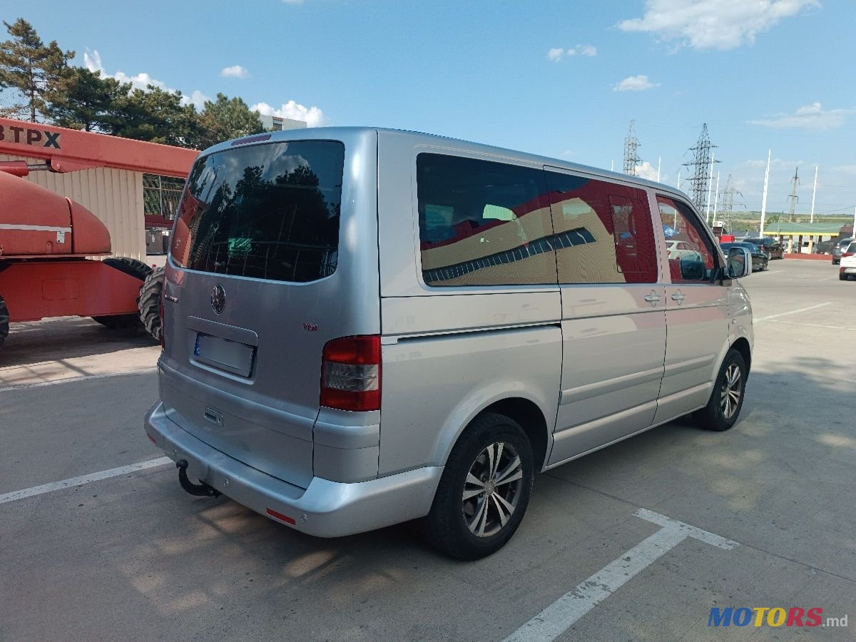 2004' Volkswagen Multivan photo #4