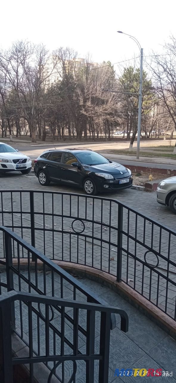 2013' Renault Megane photo #1