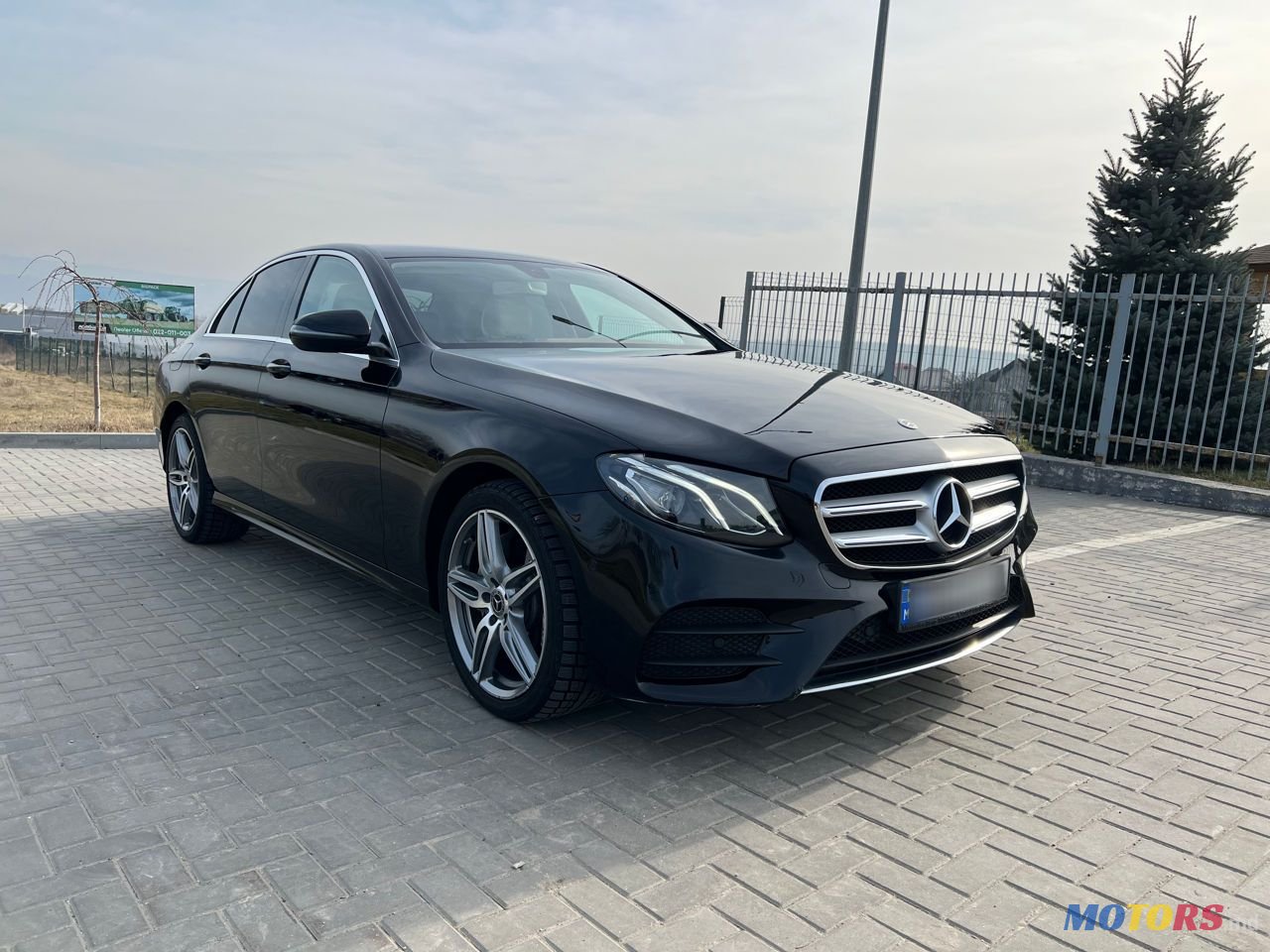 2017' Mercedes-Benz E-Class photo #1