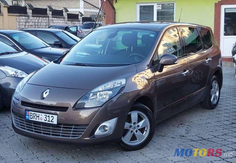 2009' Renault Grand Scenic photo #1