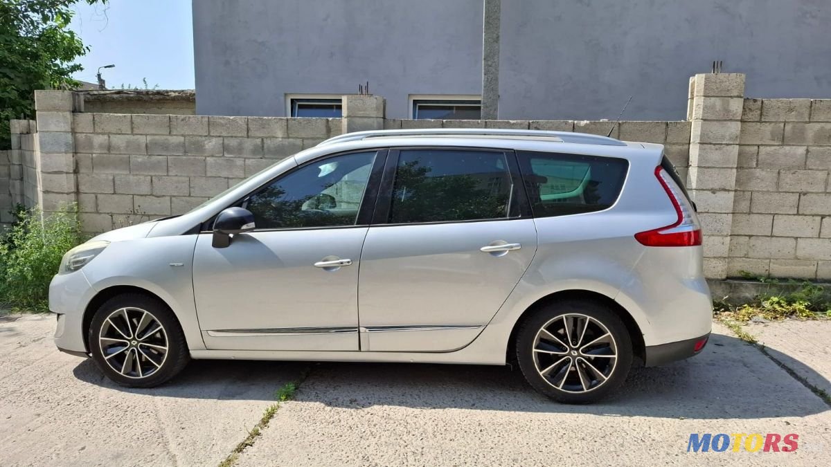 2012' Renault Grand Scenic photo #4