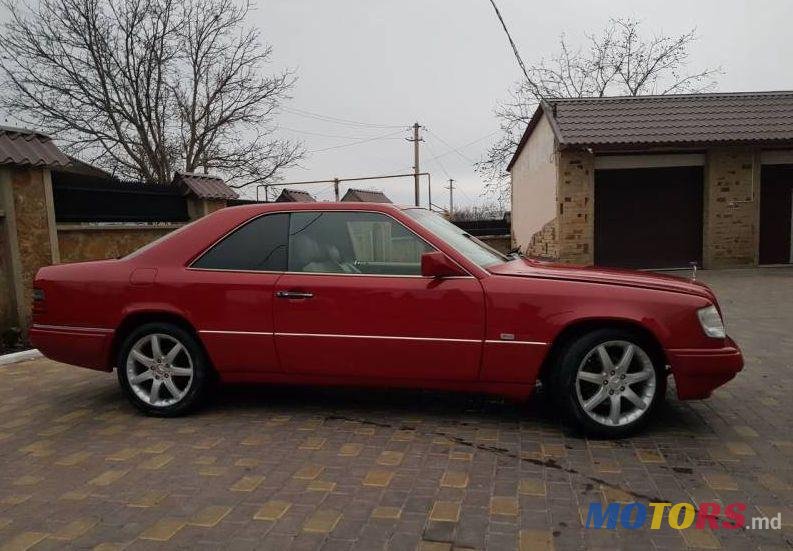1993' Mercedes-Benz 124 photo #1