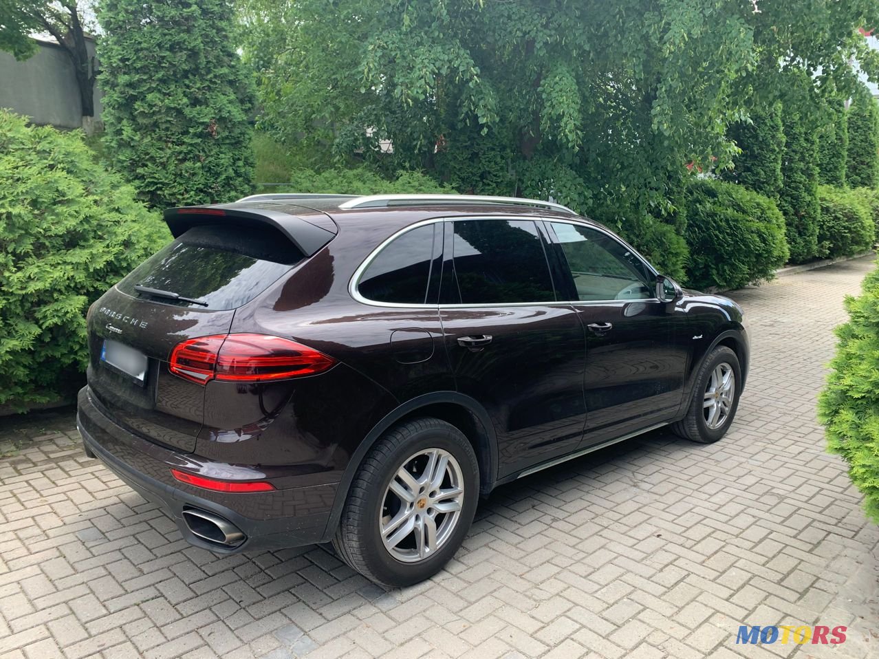 2015' Porsche Cayenne photo #3