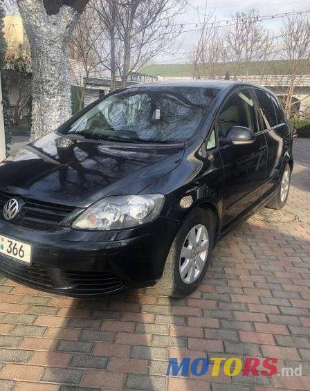 2005' Volkswagen Golf Plus photo #1